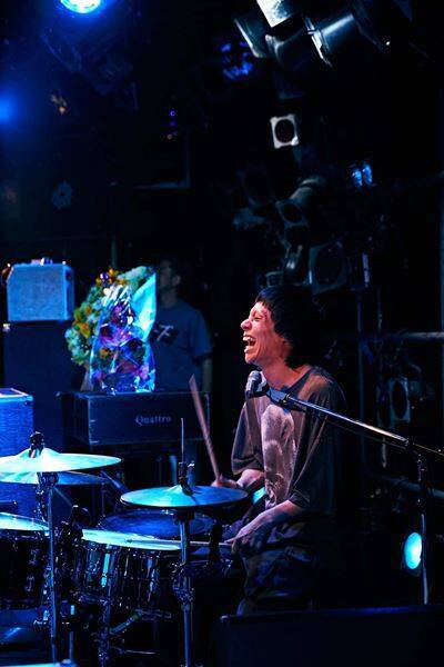 ピーズ、超満員の渋谷クラブクアトロで39周年を祝福「10年前も60年先も」と鳴らした夜