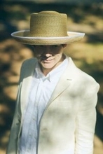 カジヒデキ、新曲「みんなでサンタにキスをした！」配信開始　ハート・ウォーミングなクリスマス・ソング