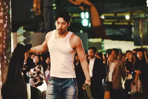 福士蒼汰が衝撃の肉体改造！『TOKYO BURST-犯罪都市-』異なるタイプの狂気が垣間見える悪役2人の姿を公開