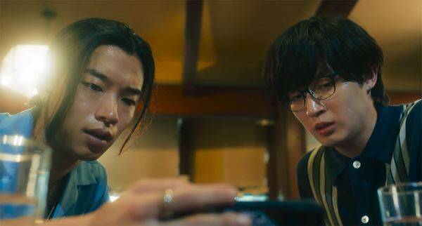 板垣李光人が泣き笑い!? 『口に関するアンケート』観客に問いかける不気味な幕間映像＆場面写真公開