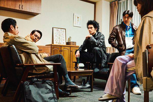 水上恒司、ユンホと愉快な仲間たち！ 『TOKYO BURST-犯罪都市-』警察チームの緊迫＆コミカルな写真到着