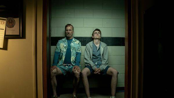 平凡な家族の裏の顔とは？ 映画『Mr.ノーバディ2』個性豊かなマンセル一家を一挙紹介