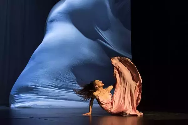 8年ぶりの来日公演が間もなく開幕　ピナ・バウシュ ヴッパタール舞踊団『Sweet Mambo』