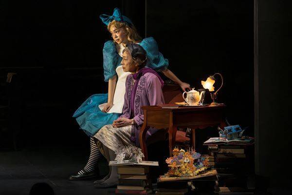 “大人になる”とは何か──舞台『ピーターとアリス』が問いかける記憶と現実