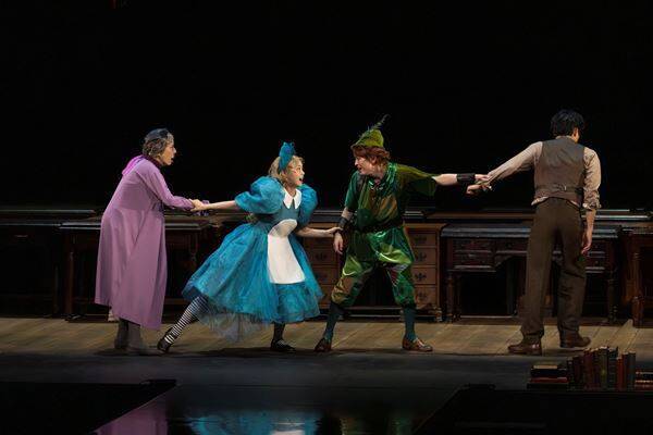 “大人になる”とは何か──舞台『ピーターとアリス』が問いかける記憶と現実