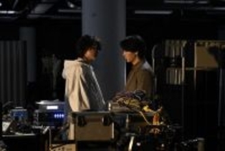 中村倫也×神木隆之介が火花を散らす！ 映画『君のクイズ』緊迫の場面写真20点を一挙公開