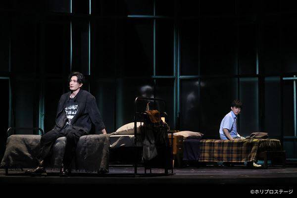 柿澤勇人×吉沢亮主演『ディア・エヴァン・ハンセン』開幕に先駆け、舞台写真とコメントが到着