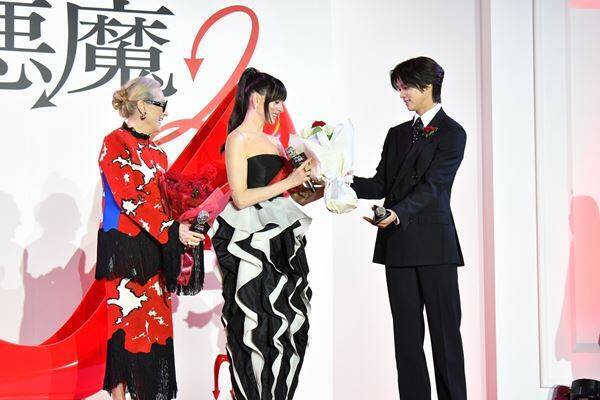 メリル・ストリープ＆アン・ハサウェイが揃って来日！ 『プラダを着た悪魔２』イベントで名セリフを生披露