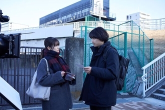 松村北斗×今田美桜『白鳥とコウモリ』撮影の裏側に迫る現場レポート＆メイキング写真公開
