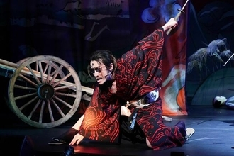 これは夢か現か、安田章大扮する浮世絵師が舞台を駆け巡る“痛快ファンタジー時代活劇”『あのよこのよ』上演中