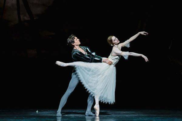 「ダンサーが最高のコンディションで披露できる2作品を」英国ロイヤル・バレエ団2026年日本公演芸術監督 ケヴィン・オヘアインタビュー