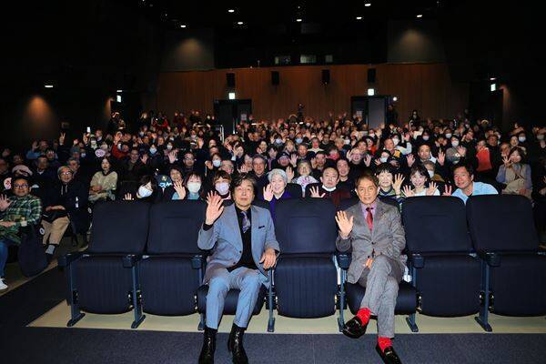 『俺たちの旅』の衣装は自前、セリフは即興！ 中村雅俊と田中健が語る五十年前の破天荒すぎる撮影秘話