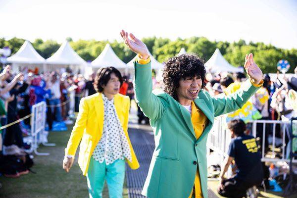 ウルフルズ、『ヤッサ！2026』オフィシャルレポート到着！アルバム『バンザイ』完全再現で刻んだ30年の軌跡