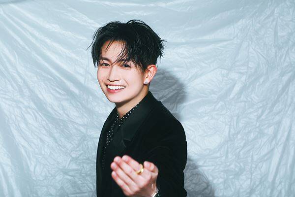 綱啓永を支えるハッピーマインド「困難なんて、なきゃないほどいい人生ですから」