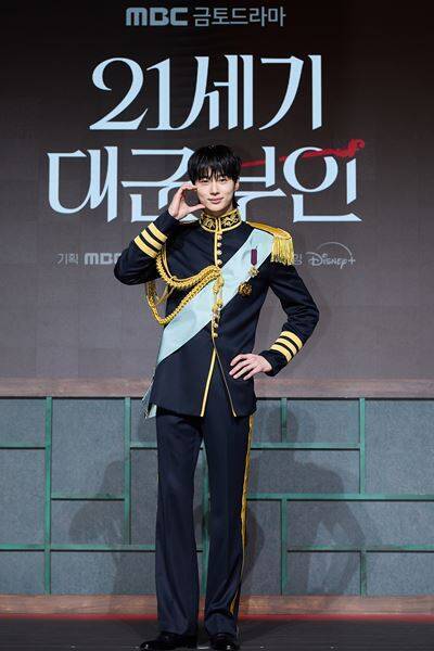 IU×ビョン・ウソク『21世紀の大君夫人』最も視聴された韓国作品に！日本語吹替版予告編＆キャストインタビュー公開