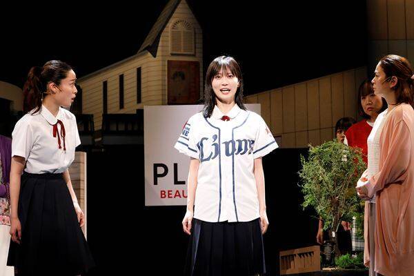 山下美月×藤野涼子が極上のコンビ感！ 滋賀・大津の名所も再現された舞台『成瀬』が開幕