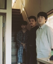 【インタビュー】3ピースバンド・タデクイ、1stアルバム『MOTHER』で到達した新境地とバンドの変化を語る「成長というべきか、どこか肩の力が抜けた感じ」