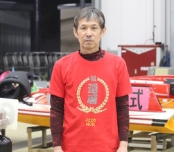 東京60歳のベテランは「還暦」Tシャツを着用して活躍中「ペラグループのみんなが作ってくれた」【インタビュー「西スポが聞く」】