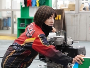 【とこなめボート・GⅠ周年記念】「起こされちゃった。気絶させておいて」　8月に引退したグレートマザーがあわや大惨事を軽妙なネタに転換／〝事故後の対応の要望〟が笑い呼ぶ／場内でトークショー