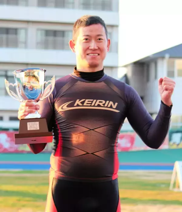 【和歌山競輪・GⅢ開設記念】手負いの脇本雄太が通算18回目のGⅢ制覇　弟・勇希に続いた！