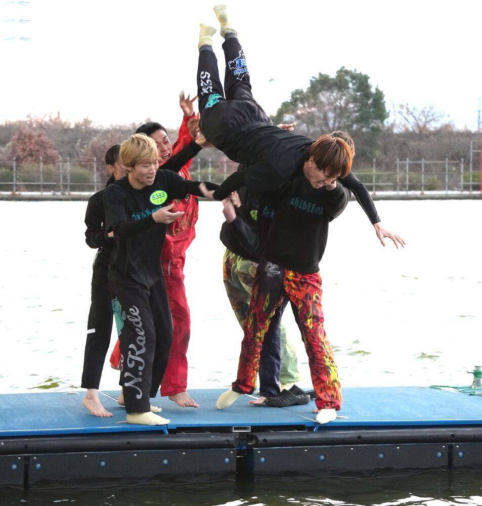 【ボートレース津・一般】優勝した中山翔太の地元初Vを祝う水神祭【写真】