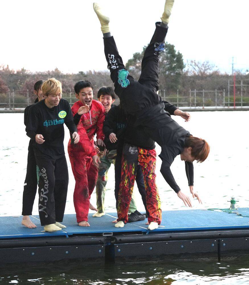 【ボートレース津・一般】優勝した中山翔太の地元初Vを祝う水神祭【写真】