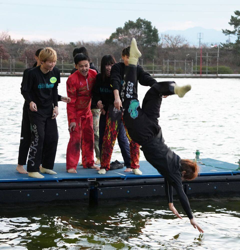【ボートレース津・一般】優勝した中山翔太の地元初Vを祝う水神祭【写真】