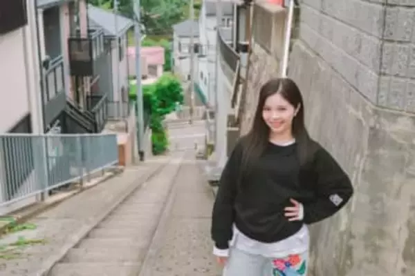 【神戸スキップ坂】神戸一のインパクト!?　兵庫区「へこたれん坂」　グットクルー・一ノ瀬りのと散策