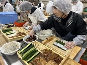 巻いて、巻いて、巻いてます！　兵庫・多可町の巻き寿司人気店　今年は約1万5000本を準備