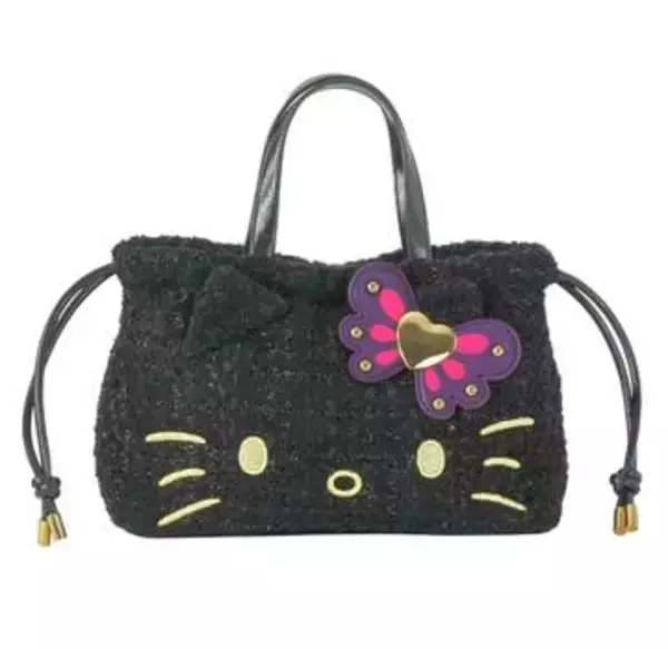 コラボ第3弾！「ANNA SUI×ハローキティ」ブラック基調の大人スタイルなバッグやチャーム登場