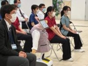 ロボットが病院の新入社員に　早速“研修”をスタート　背景に「2040年問題」への危機感