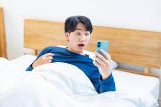 寝坊したら罰金! 最高10万円払ったユーザーも?「二度寝」するのが恐ろしくなる画期的なアプリとは