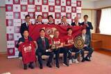 「ヴィッセル神戸、J1百年構想リーグVを神戸市に報告　主将の山川「スポーツの力で街を盛り上げたい」」の画像1
