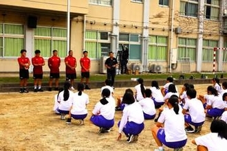 コベルコ神戸スティーラーズ　地元中学生に選手が特別授業「自分の芯を持って頑張って」