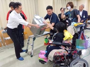 1票の大切さ、模擬投票で学んで　神戸市選管と神戸女子大学が選挙出前授業　支援学校の高3が体験