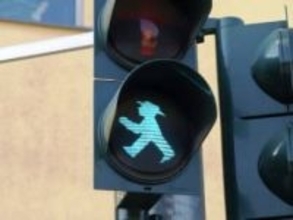 【ドイツ】一度消滅したマスコット「アンペルマン」　国民的愛されキャラを翻弄した“歴史的事件”とは