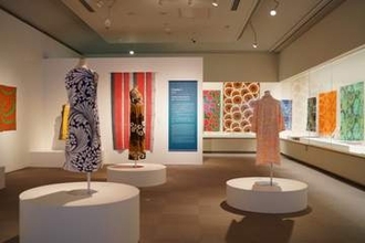 カラフルで大胆なデザインは自然の美しさの象徴　生活に根付くスウェーデンのテキスタイル