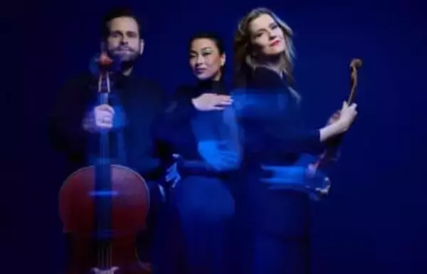 快挙！グラミー賞ノミネート！広島出身ピアニスト中村恵理さんの「ニーヴ・トリオ」って何者？