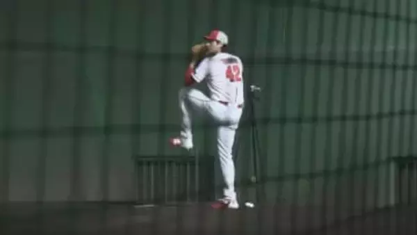 【カープ日南キャンプ】新外国人ターノックがピッチング初披露