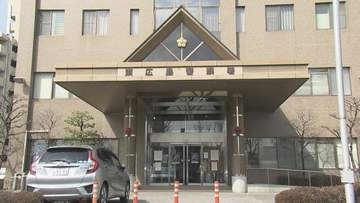 金属バット振り上げ「怖いよな」と女性を脅したか　別の女性には下半身を触るなどの不同意わいせつの疑いも　職業不詳の男を再逮捕　広島