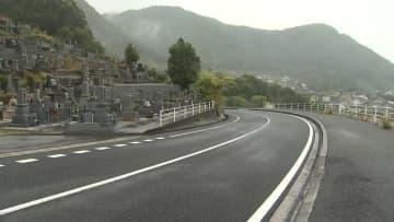 バイクと軽乗用車が正面衝突　バイクの男性(19)死亡　現場は緩やかなカーブ　バイクがセンターライン超えて走行か　広島・三原市