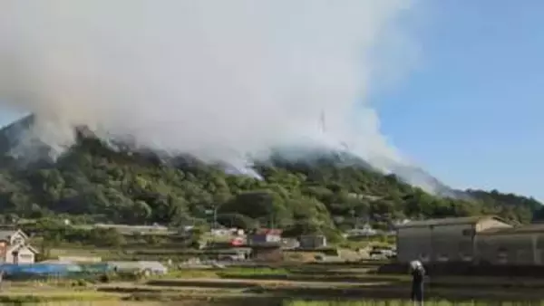 福山市で山火事　廃材から枯れ草に燃え移ったか　延焼続く　広島
