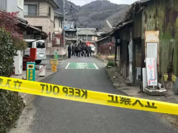 「バイクを盗まれた」福山市で強盗容疑事件が発生　その後コンビニのドアに突っ込んだか　警察が20代の男に話を聴く　広島