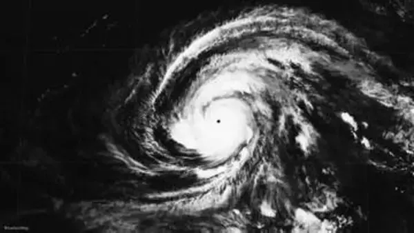 【台風4号】「大型で猛烈」に発達　17日（金）には小笠原近海に　※雨と風のシミュレーション 20日（月）まで