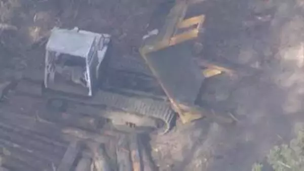 死亡したのは89歳の林業の男性「４トン重機の下敷きになっている」と通報　木を切り出す作業中か　広島県廿日市市の山中で