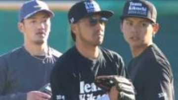 菊池涼介「後輩たちに負けない」 カープ矢野、前川はレギュラー奪取へ下克上を誓う　自主トレ公開