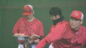 【カープ日南キャンプ】実戦見据え　ブルペンで大瀬良と栗林が投げ込む