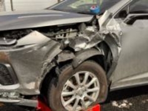 「スリップしたと思いハンドルをきった」広島市南区の国道２号で4台が絡む事故　2人が軽傷で搬送