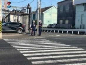 「車の事故で信号待ちの小学生に接触」小学生3人含む4人を搬送　いずれも意識あり　広島・福山