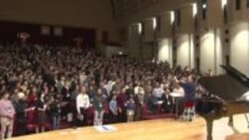 「これを歌わないと年を越せない」　第九ひろしま２０２５　指揮者の垣内悠希さんが熱のこもった指導